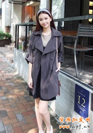 風(fēng)衣怎么搭配2