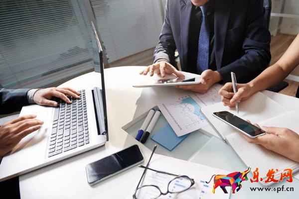 如何使用Shopify支付月租費用？如何選擇最適合的套餐？